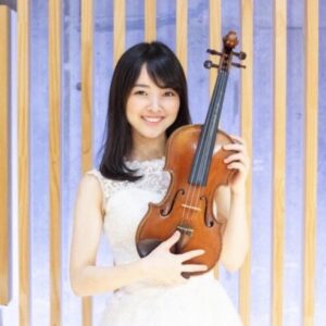 小野田さとさん　バイオリン　写真
